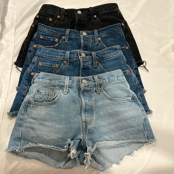 SOLD!!!EUC Levi 501 Shorts - Picture 1 of 10
